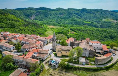 Draguc House | Discover Casa Stella: Family-Friendly 4-Star Retreat