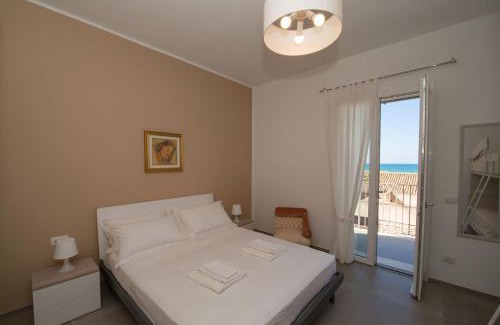 Donnalucata House | Cozy Casa Stella: Family-Friendly 4-Star Retreat