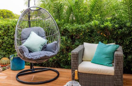 Betlem de Marina House | Elegant Casa Stevens: Family-Friendly with a Relaxing Pool