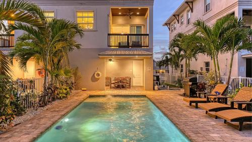 Siesta Key House | Discover Casa Stolida - 4-Star Stay with Pool & Family Fun