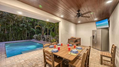 Siesta Key House | Discover Casa Stolida - 4-Star Stay with Pool & Family Fun