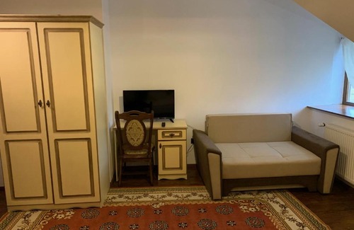 Partestii de Sus House | Family-Friendly Stay at Casa Strabunicului - Rated 9/10