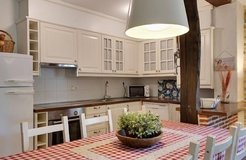 Liendo Cottage | Casa Suca: Garden Retreat with Ocean Views and Spa Amenities