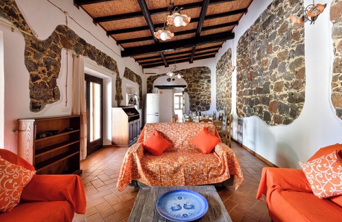 Dorgali House | Relax at Casa sul Lago: Breathtaking Views & Garden Retreat