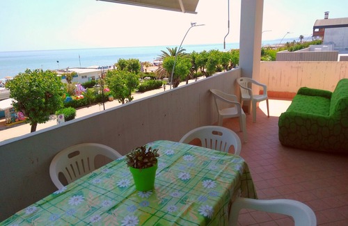 Alba Adriatica Apartment | Discover Casa sul Mare: Oceanfront Getaway with Pool