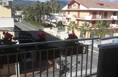 Fondachello Apartment | Outstanding Oceanfront Escape at Casa sul mare