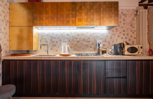 Cannaregio Apartment | Experience Casa sul Ponte del Cristo with Canal Views