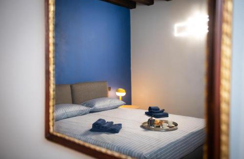 Desenzano del Garda City Centre Apartment | Discover Family-Friendly Comfort at Casa sul Porto Hotel
