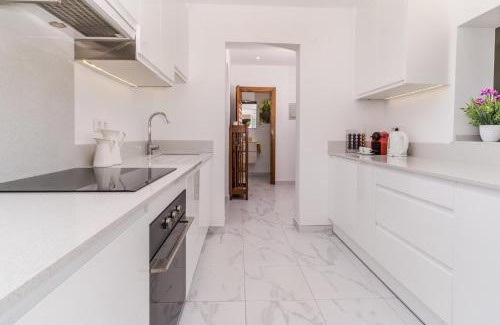 Media Luna Villa | Elegant Casa Sundial: 4-Star Poolside Retreat with Great Reviews