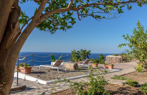 Malfa House | Casa Surya - Ocean View Terrace on Isola Salina