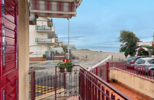 Fondachello Apartment | Pet-Friendly Casa Susanna with Ocean Views and High Ratings