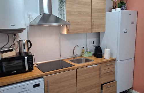Campanha House | Relax at Oporto House Garden: Independent 2-Bedroom Stay