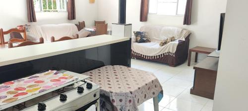 Tupy House | Inviting Poolside Retreat Near the Beach - Guest Rated 10/10