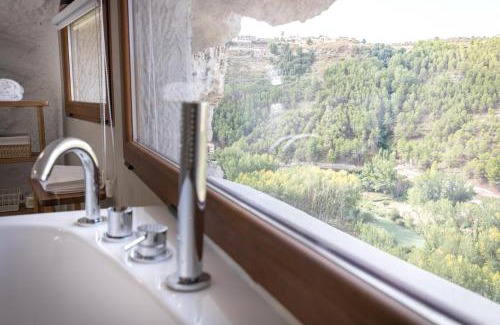 Alcala del Jucar House | Discover Casa Túnel Nido de Águilas - Rated 9.9 with Hot Tub