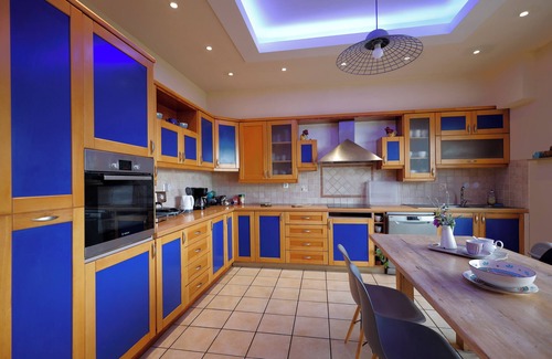 Gouvia Villa | Casa T: Breathtaking Views and Family-Friendly Amenities