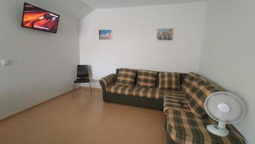 Oliveira De Azemeis House | Pet-Friendly Casa T1 in Porto: Family and Accessibility Focus
