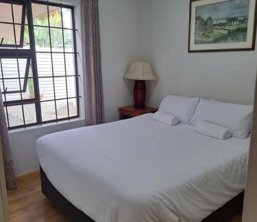 Bloubergstrand Apartment | Discover Casa Table View: Pet-Friendly with 9.2 Rating