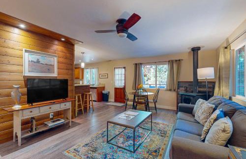 Fern Valley House | Family-Friendly Retreat at Casa Tahquitz – Rated 8.3/10
