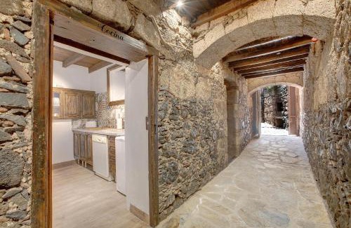 Vilaflor House | Tranquil Casa Tajinaste: Family-Friendly with Pool Access