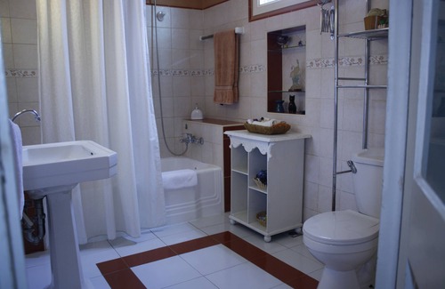 Plaza de la Revolucion House | Discover Casa Tamgus: Family-Friendly Retreat with Spa & Dining