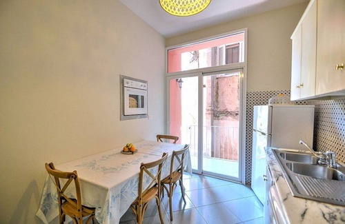 Positano Apartment | Casa Tarallo: Bright Apartment in Positano with Free Wi-Fi