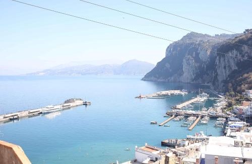 Marina Grande Apartment | Guest Rated: Casa Tarantino Apartments with Delicious Breakfast