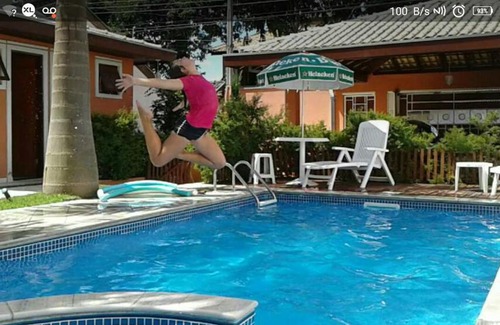 Jacarei House | Explore Casa Temporada: Pet-Friendly Stay with Pool & Breakfast