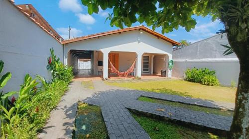 Estufa I House | Discover Casa Temporada Ubatuba: 9.4/10, Family & Pet Friendly