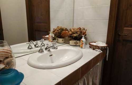Misano Monte Bed & Breakfast | Family-Friendly Getaway at Casa Tentoni with Pool & Breakfast