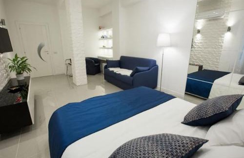 Fuorigrotta Bed & Breakfast | Cozy Casa Teresa Bed & Breakfast with Oceanfront Views
