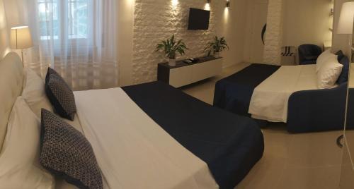 Fuorigrotta Bed & Breakfast | Cozy Casa Teresa Bed & Breakfast with Oceanfront Views