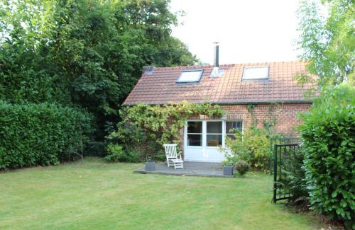 Sint-Pieters-Woluwe House | Discover Casa Terlinden: Family-Friendly with Top Ratings