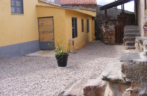 Tabua Apartment | Pet-Friendly Casa Thocamalu's with Pool & Top Ratings