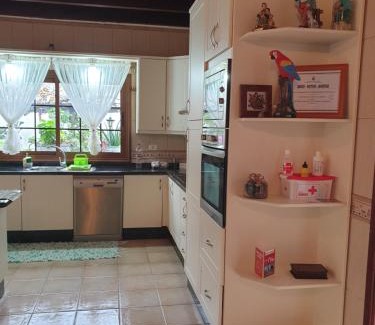 Isora House | Exceptional Casa Tin: Guest Rated 9/10 with Kitchen Access