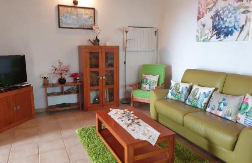 Isora House | Exceptional Casa Tin: Guest Rated 9/10 with Kitchen Access