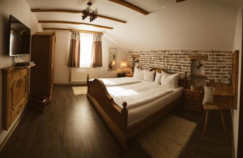 Blaj House | Outstanding Casa Tirol Blaj: Guest Rated 9.8 with Breakfast
