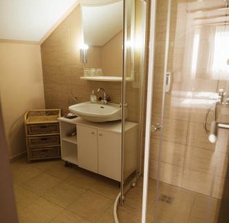 Blaj House | Outstanding Casa Tirol Blaj: Guest Rated 9.8 with Breakfast