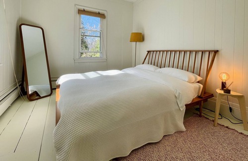 Tivoli House | Casa Tivoli - Upstate Getaway in Charming Village