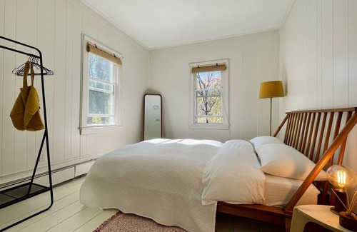 Tivoli House | Casa Tivoli - Upstate Getaway in Charming Village
