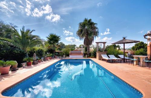 Javea Villa | Casa Toñy: Family-Friendly Stay with Pool Access