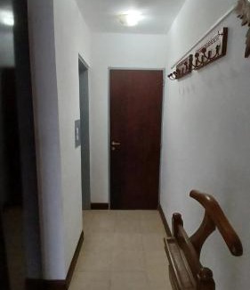 Merlo House | CASA TODA EN PLANTA BAJA CON PARQUE y PILETA INDIVIDUAL SOBRE ASFALTO A POCAS CUADRAS DEL CENTRO DE MERLO