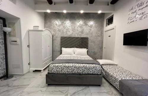 Vittorio Emanuele House | Discover Casa Tolentino: Family-Friendly Stay in Napoli