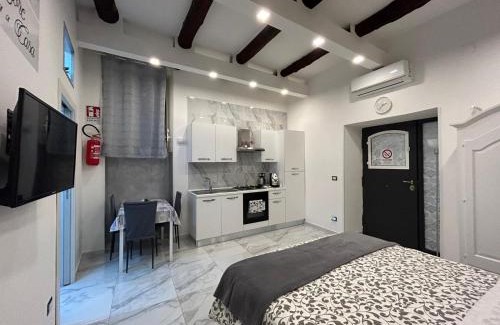 Vittorio Emanuele House | Discover Casa Tolentino: Family-Friendly Stay in Napoli