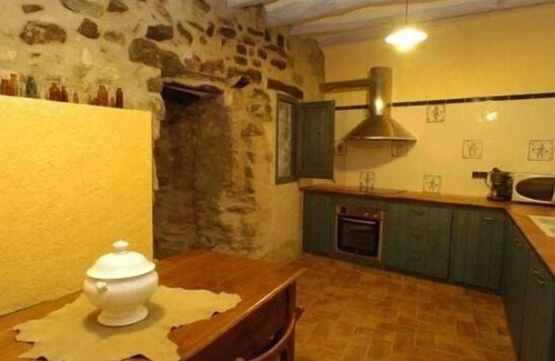 Rubio Cottage | Casa Tomás: Perfect Getaway for 8 with Spa & Kitchen