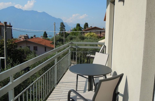 Malcesine Condo | Top-Rated Apartment Blue House Tonelli in Malcesine
