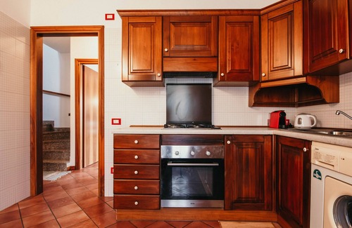 Nebbiuno Ski Chalet | Pet-Friendly Casa Torelù - Lakeside Getaway with Kitchen