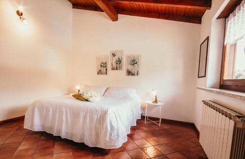 Nebbiuno House | Charming Casa Torelù: Guest Rated 9.8 with Lakeside Fun