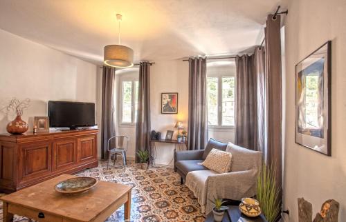 Omessa Apartment | Family-Friendly Comfort at Casa Torra - Rated 9.2/10!