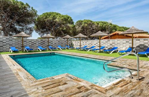 Los Canos de Meca House | Casa Torre De Meca: Family-Friendly Retreat with Pool