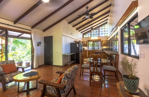 Esterillos Oeste House | Relaxing Beachfront Getaway at Casa Tortuga
